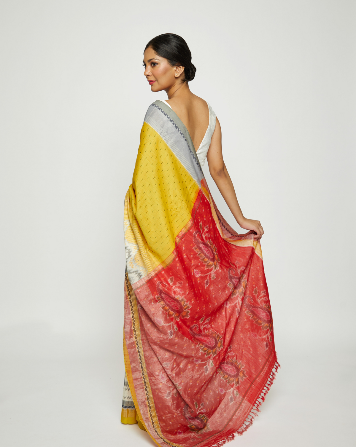 Haridrābhaḥ Handwoven Ikat Eri Silk Saree